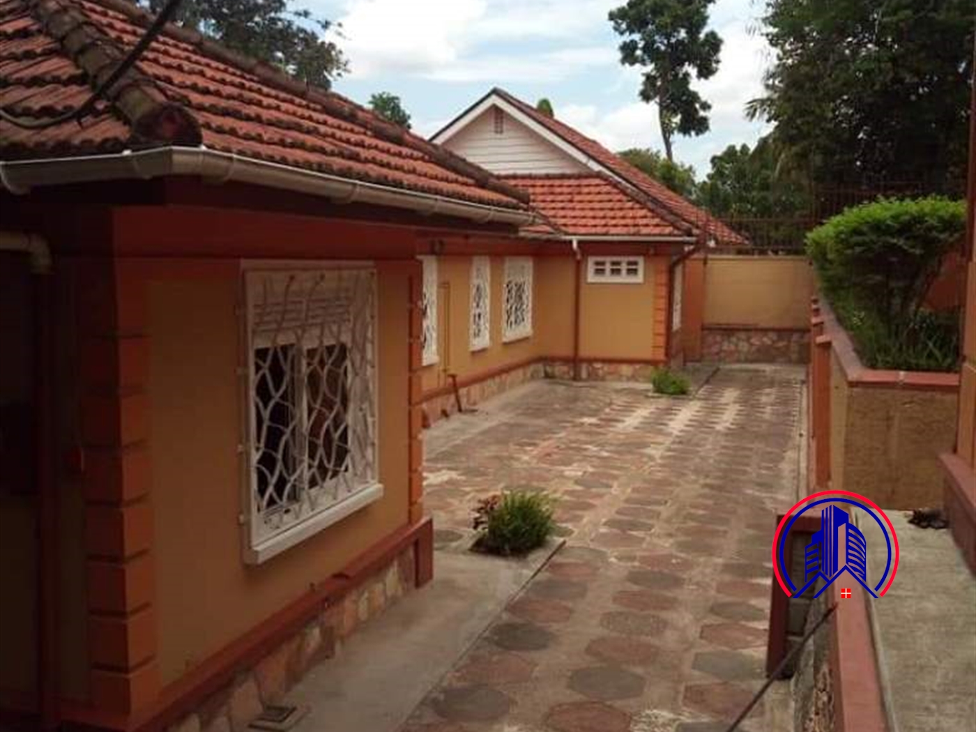 Bungalow for rent in Bugoloobi Kampala