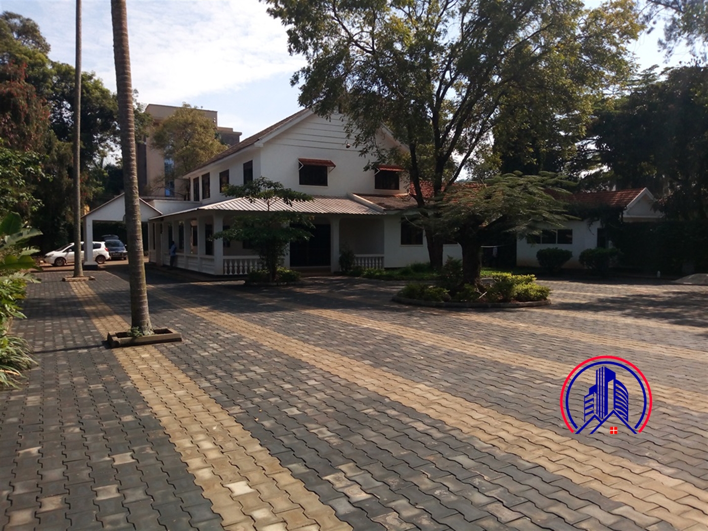 Storeyed house for rent in Bugoloobi Kampala