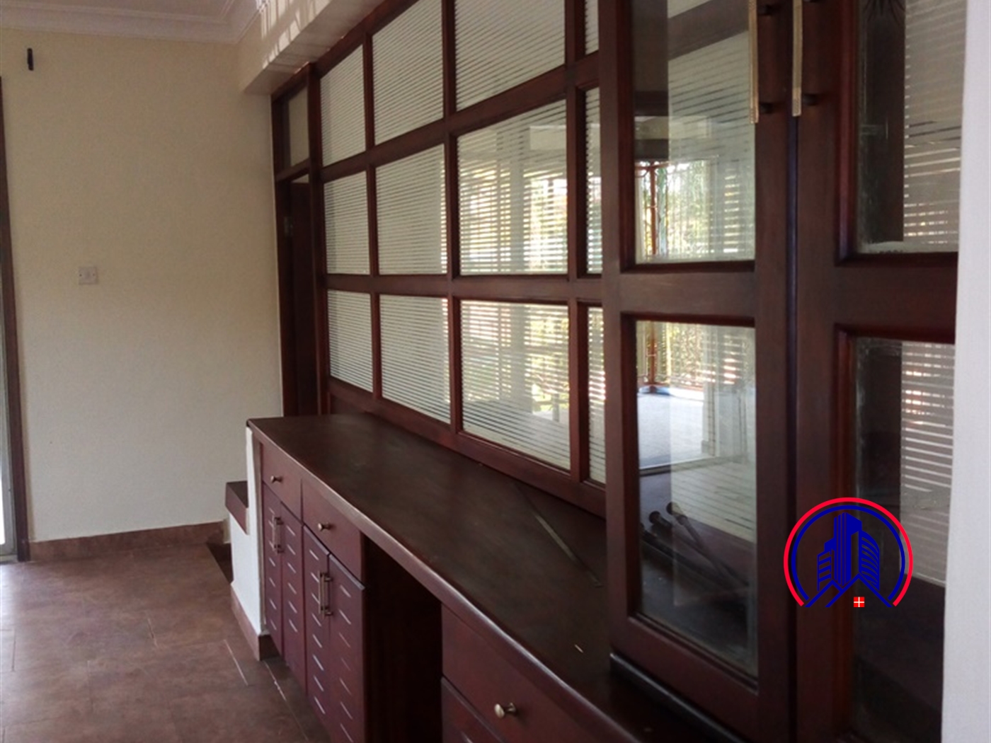 Storeyed house for rent in Bugoloobi Kampala