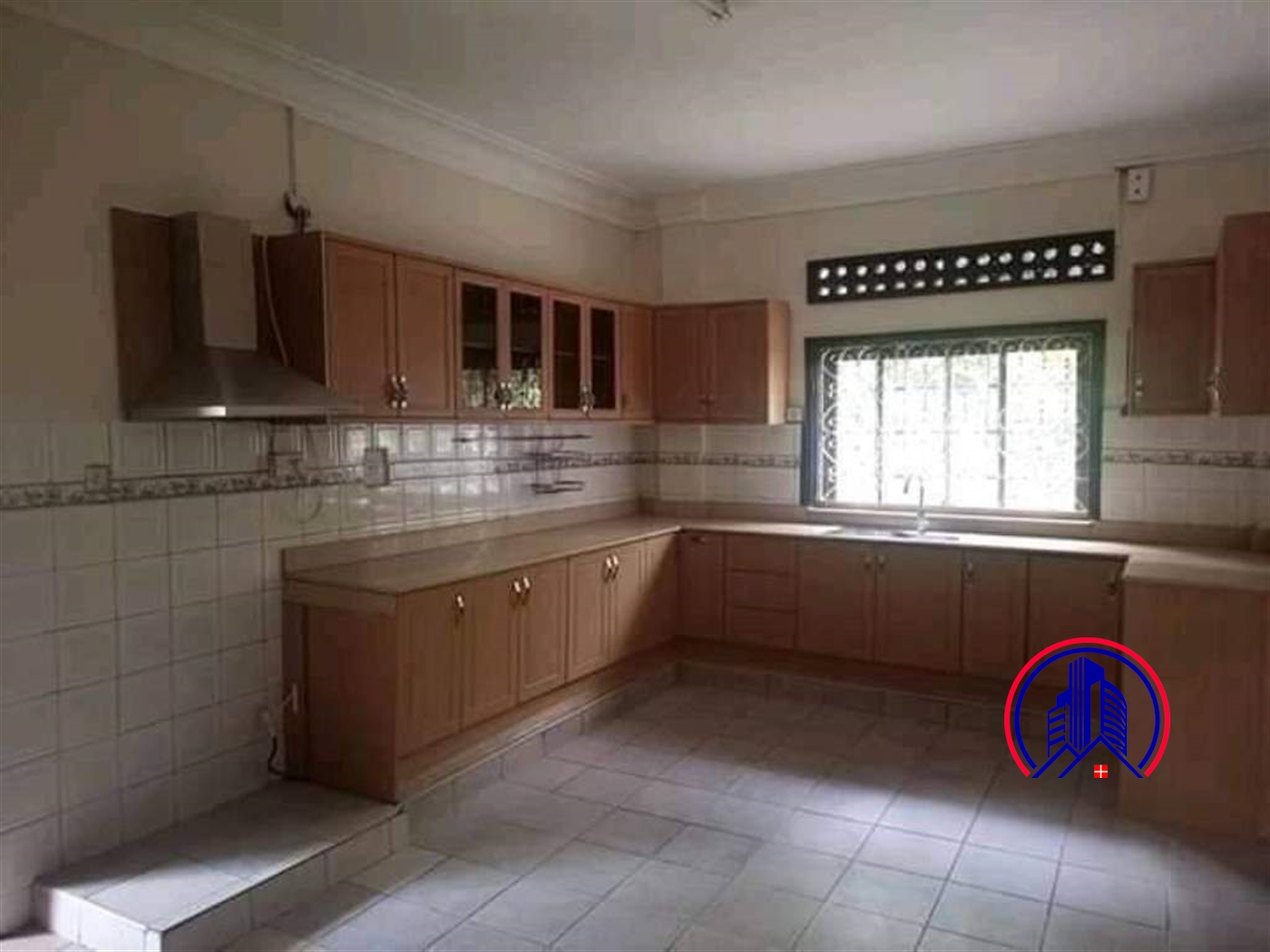 Storeyed house for rent in Mbuya Kampala
