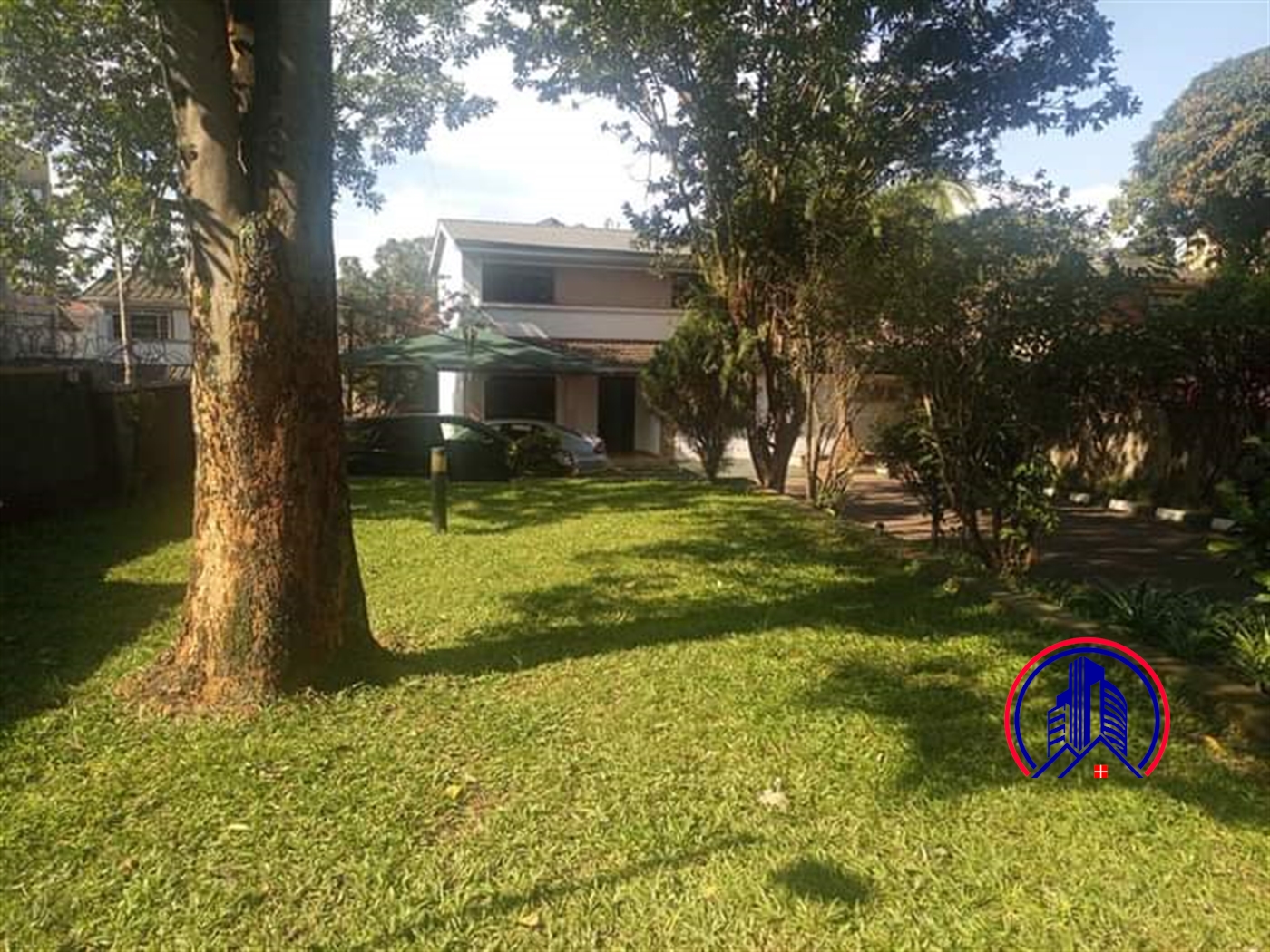 Bungalow for rent in Bugoloobi Kampala