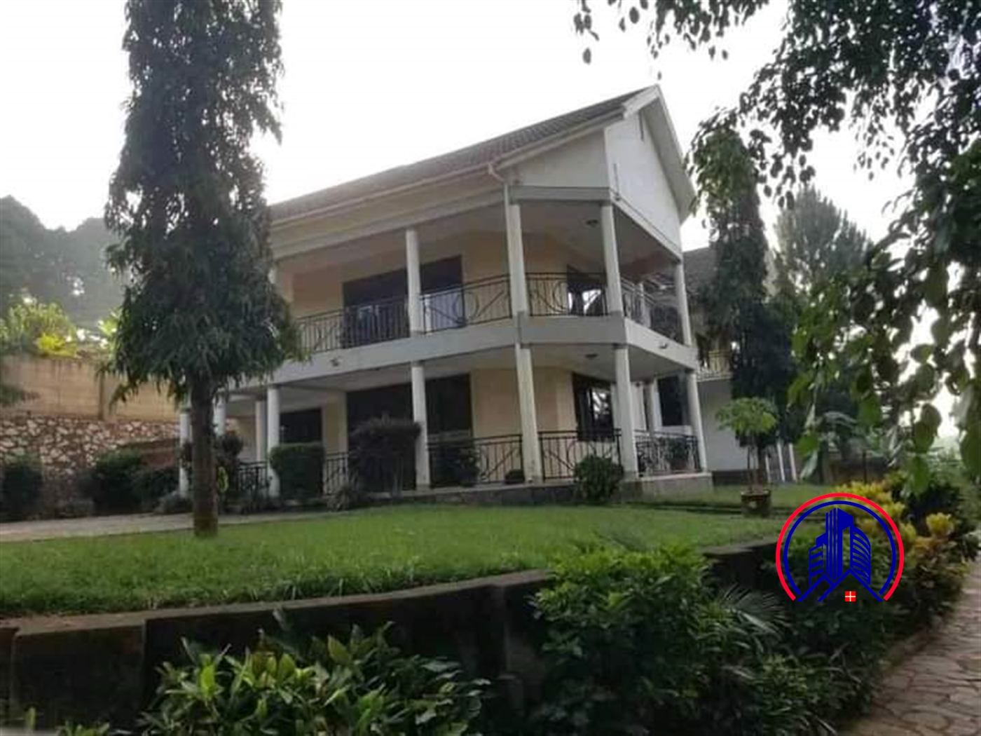 Storeyed house for rent in Bwebajja Wakiso