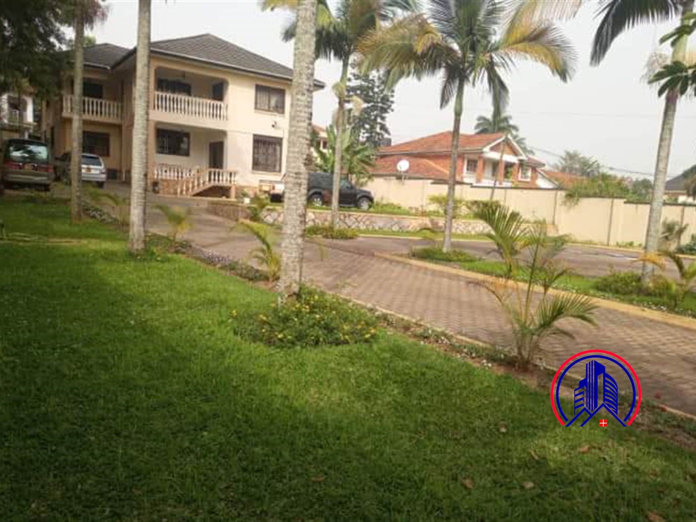 Storeyed house for sale in Bugoloobi Kampala