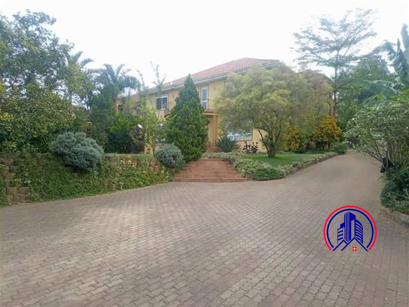 Storeyed house for rent in Mutungo Kampala