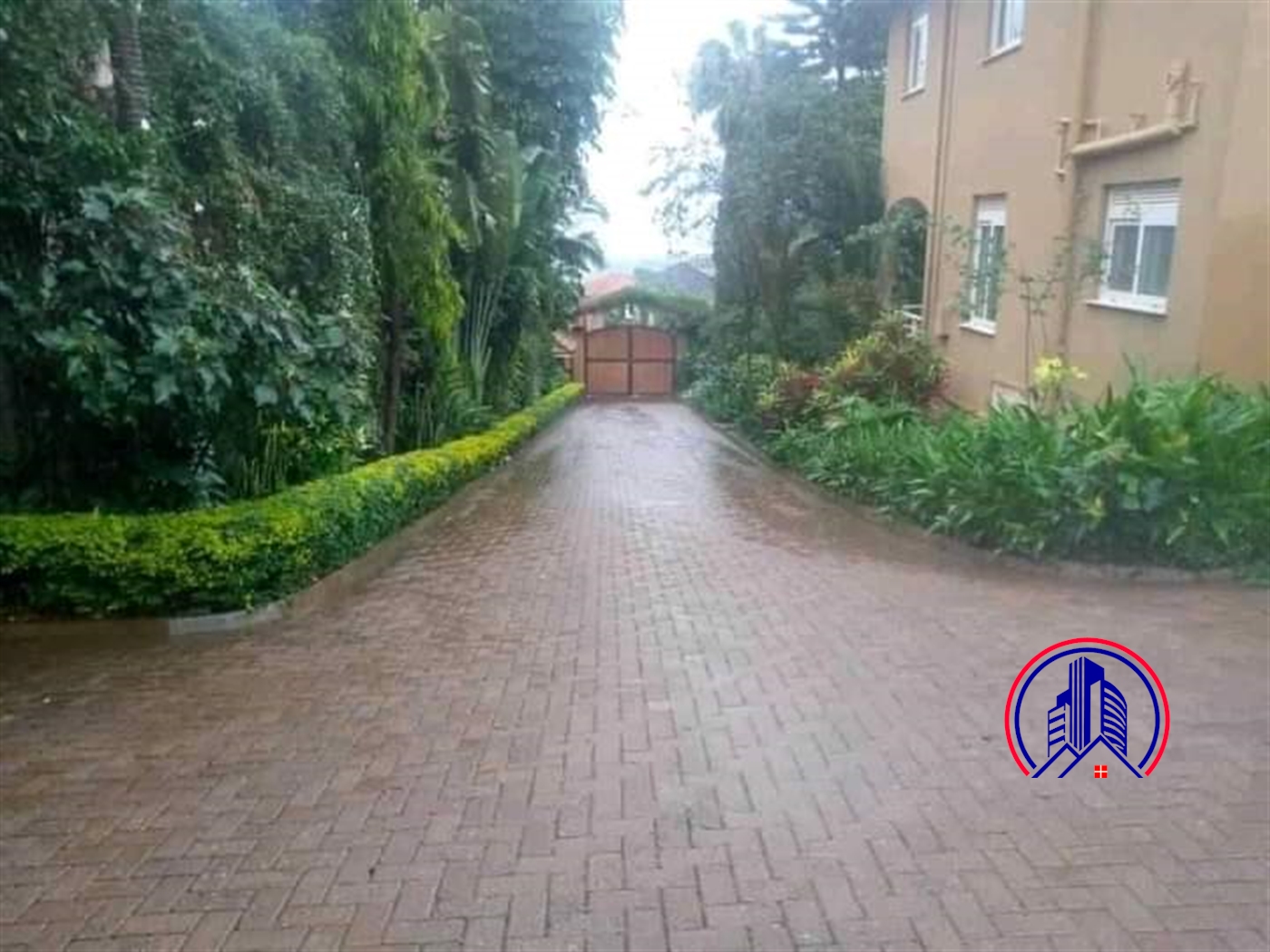 Storeyed house for rent in Mutungo Kampala