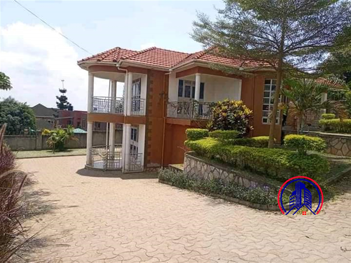 Storeyed house for rent in Mutungo Kampala