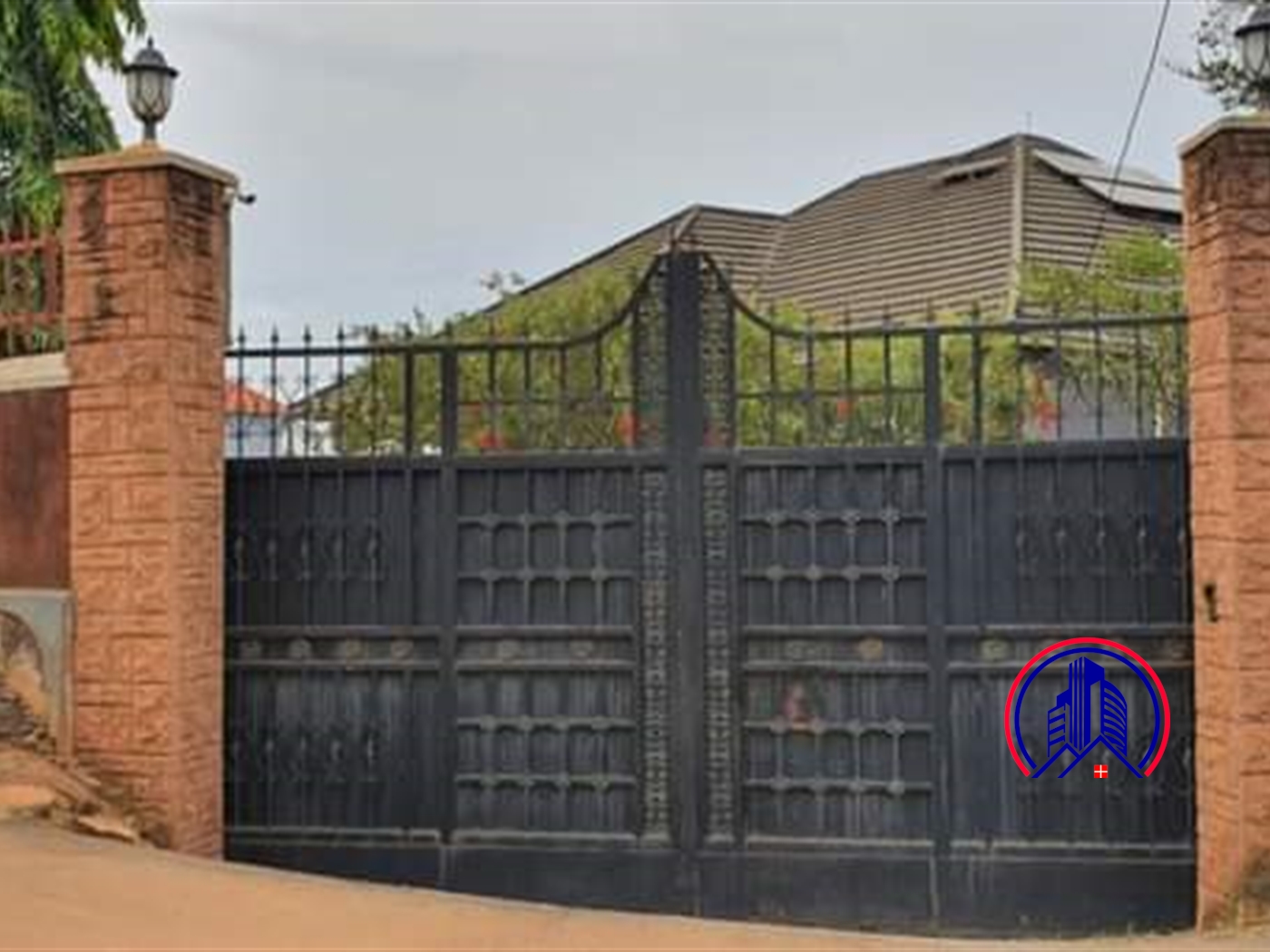 Storeyed house for sale in Munyonyo Kampala