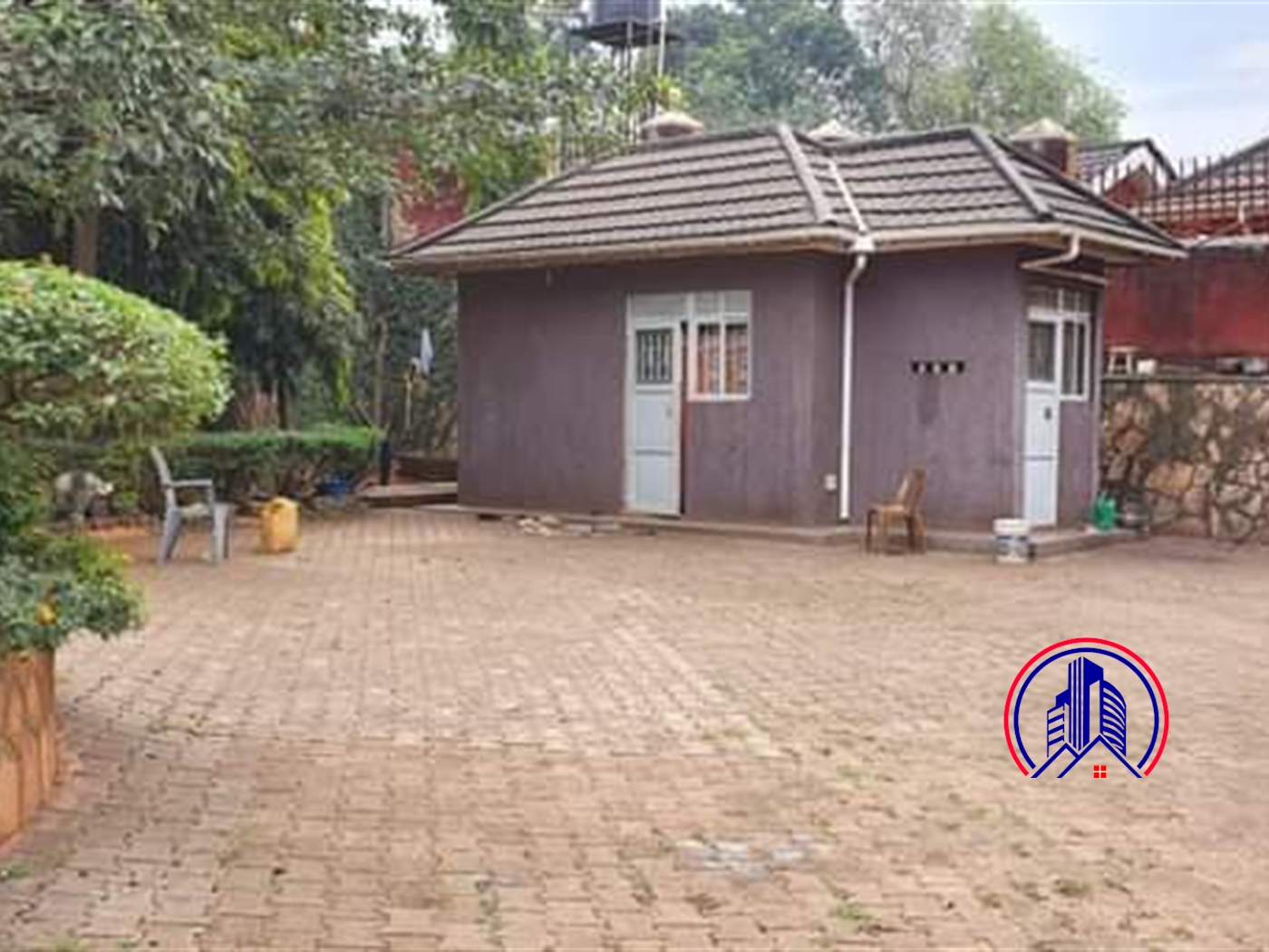 Storeyed house for sale in Munyonyo Kampala