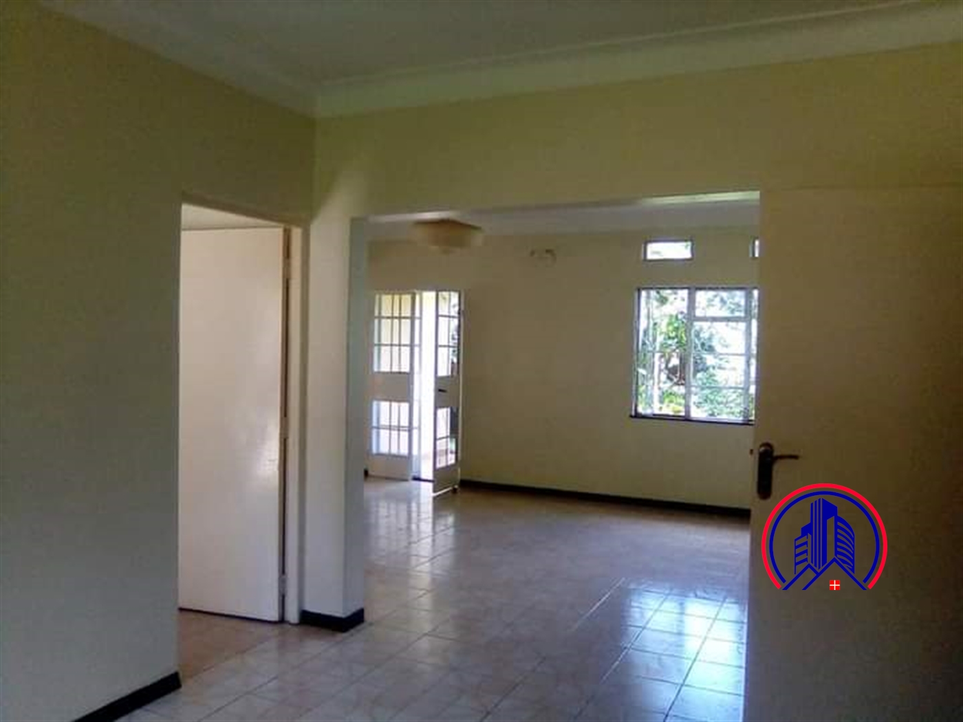 Bungalow for rent in Bugoloobi Kampala