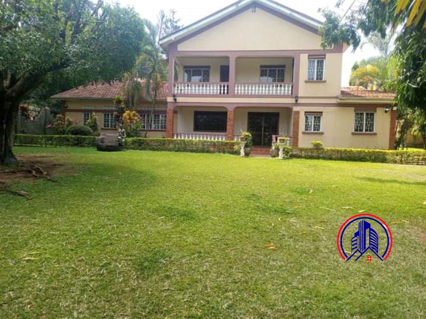 Storeyed house for rent in Bugoloobi Kampala