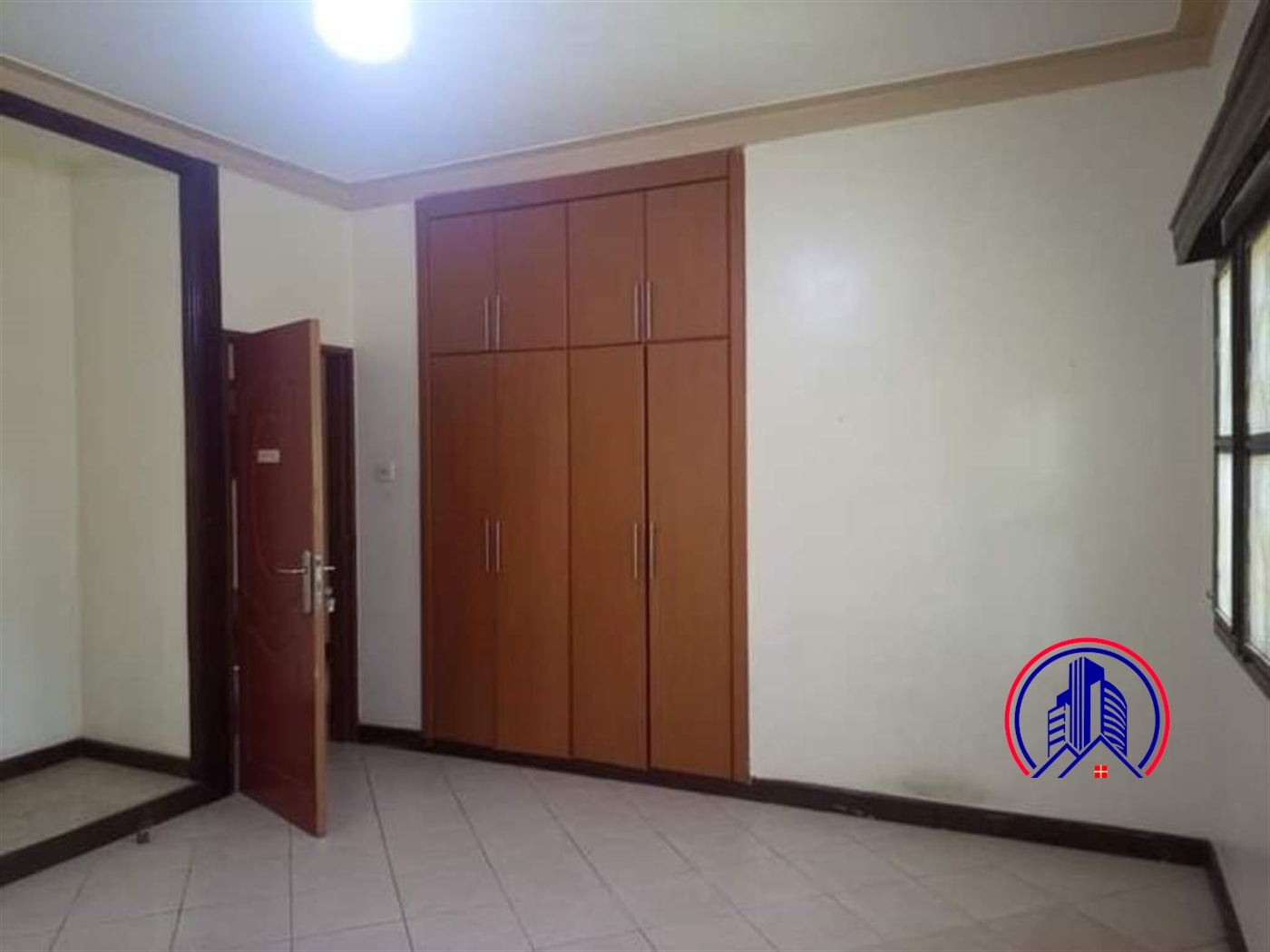 Storeyed house for rent in Bugoloobi Kampala