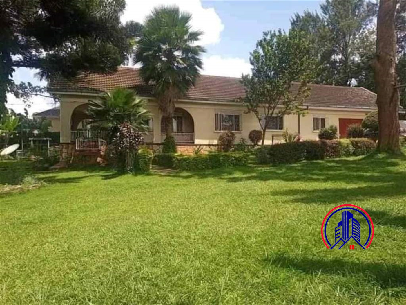 Bungalow for sale in Mutungo Kampala