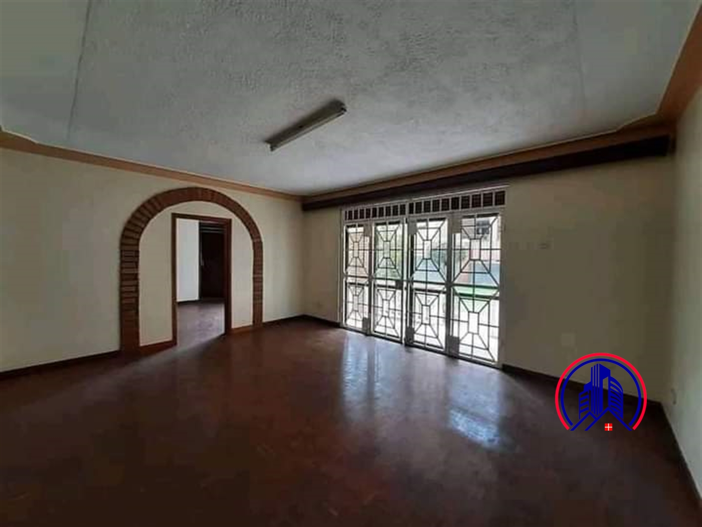 Duplex for rent in Bugoloobi Kampala