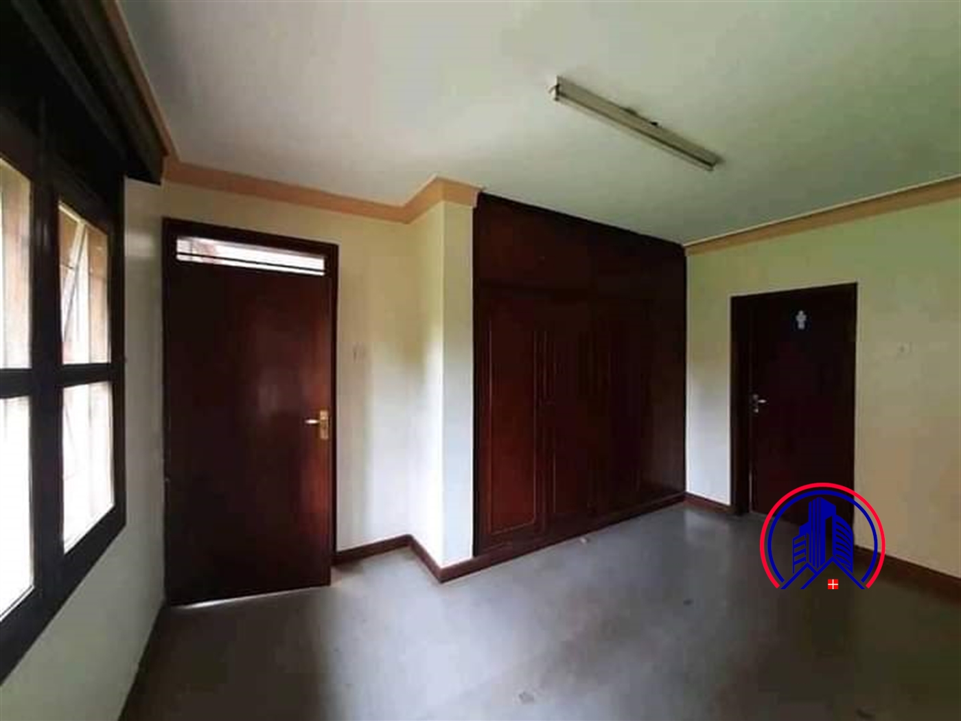 Duplex for rent in Bugoloobi Kampala