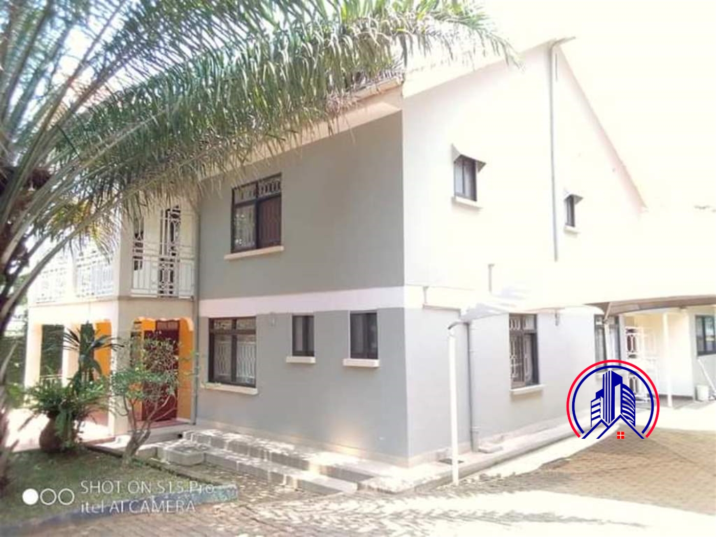 Storeyed house for rent in Bugoloobi Kampala