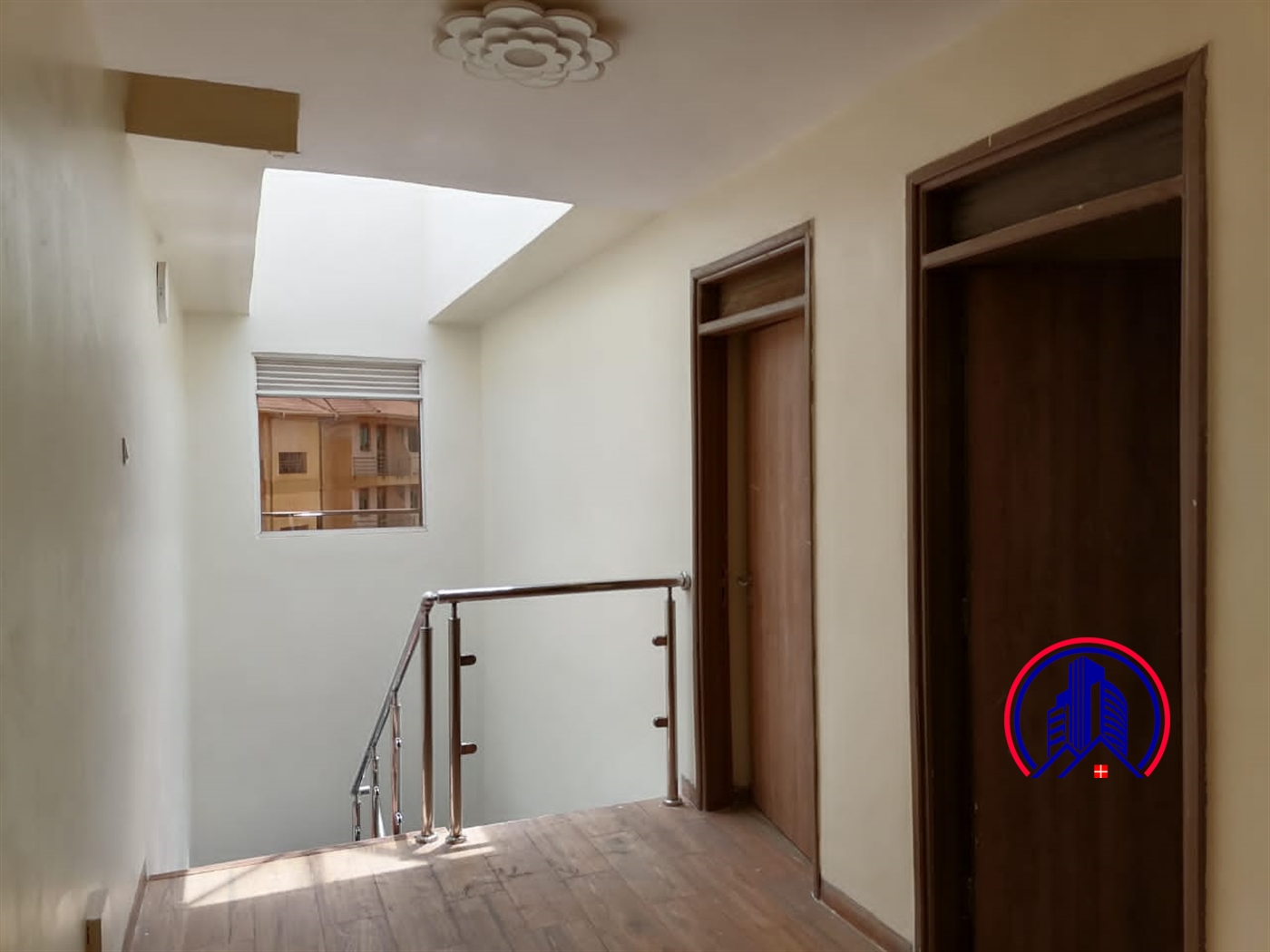 Duplex for sale in Bugoloobi Kampala