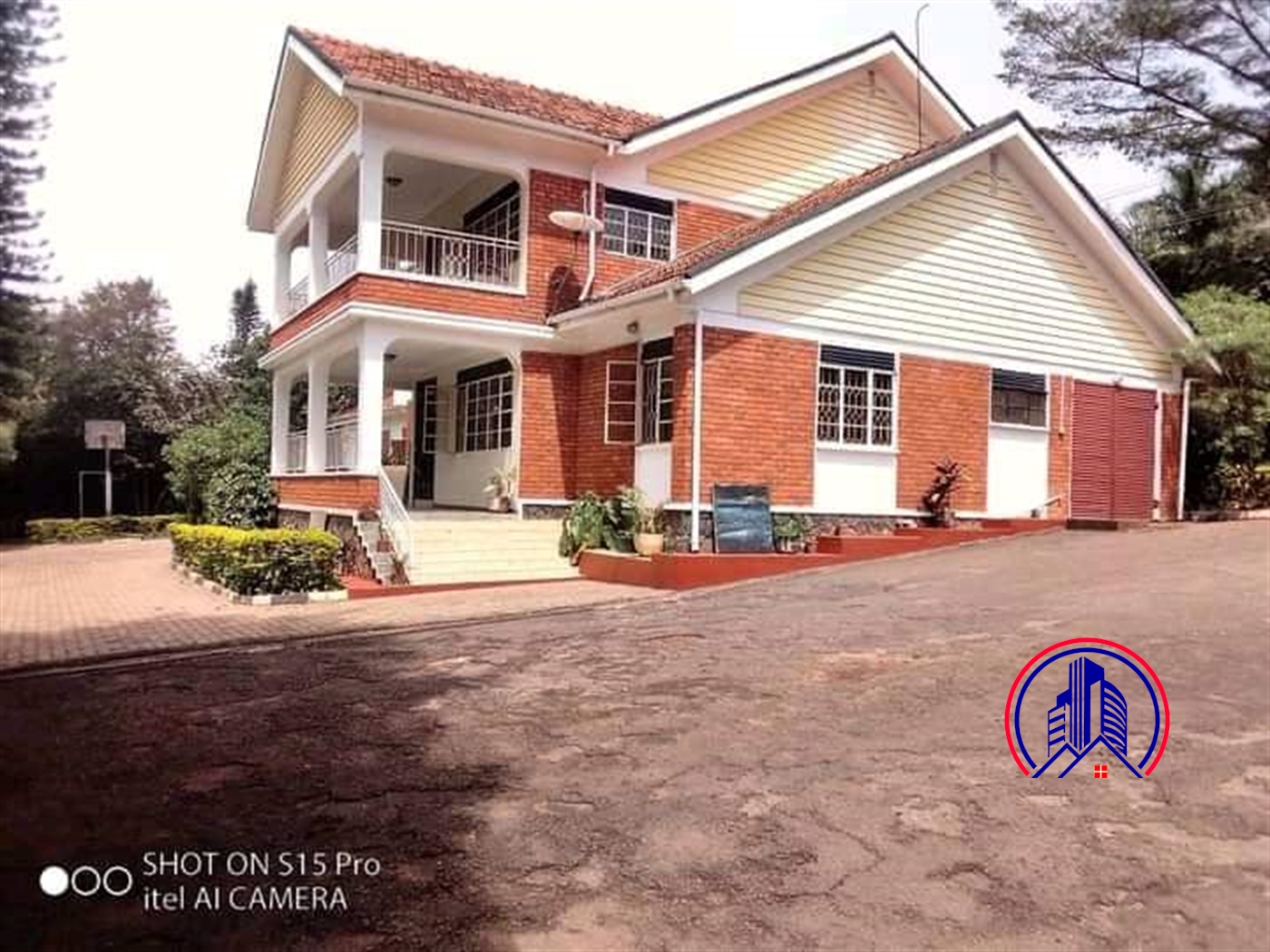 Storeyed house for rent in Naguru Wakiso