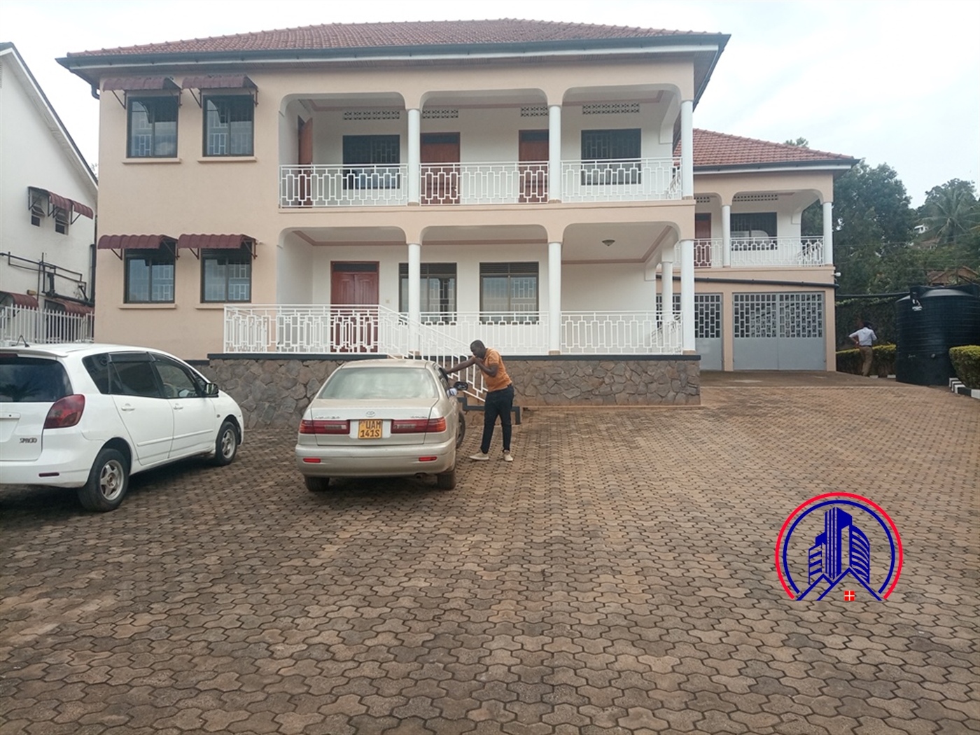 Storeyed house for rent in Muyenga Kampala