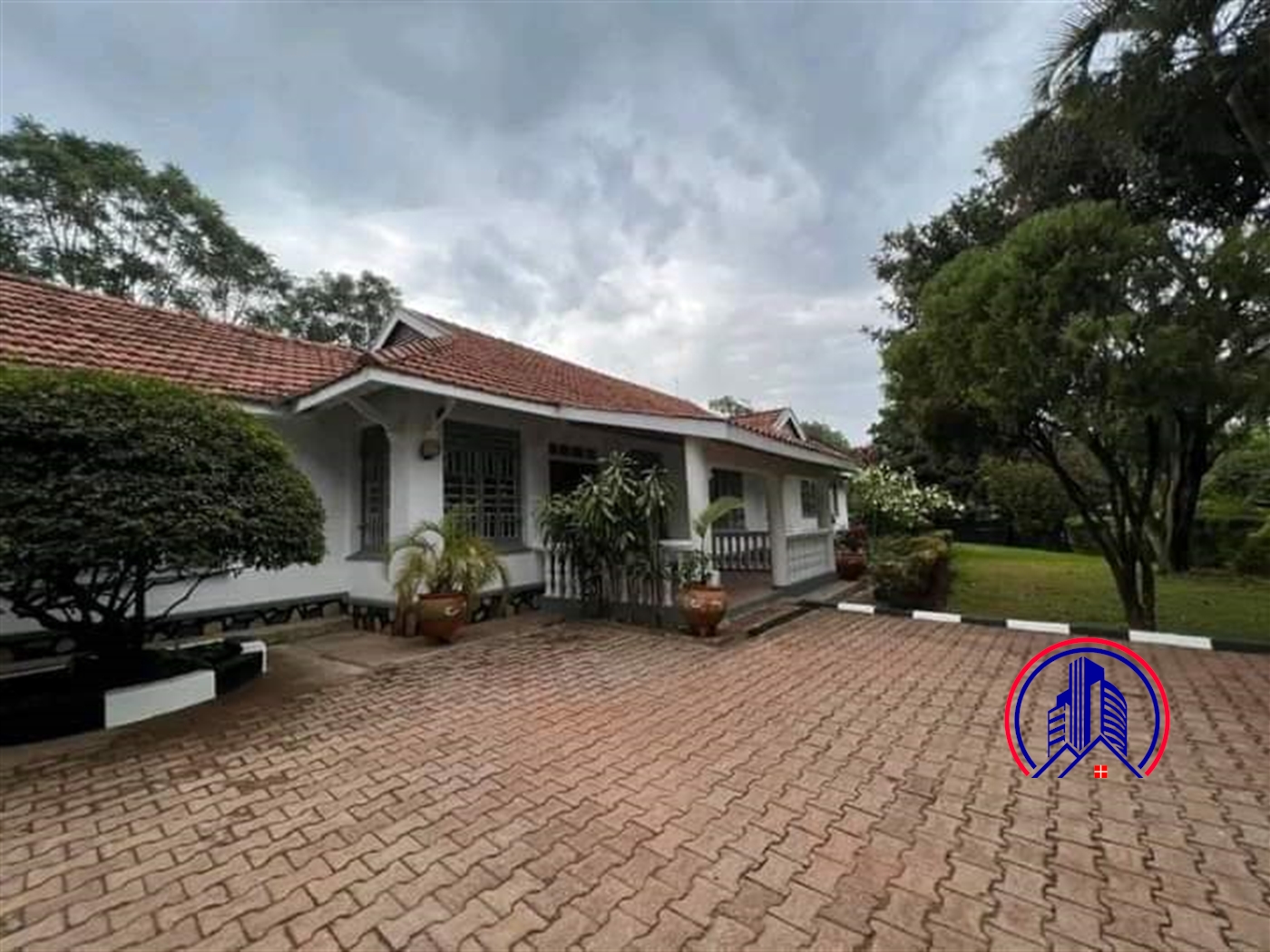 Bungalow for rent in Kololo Kampala