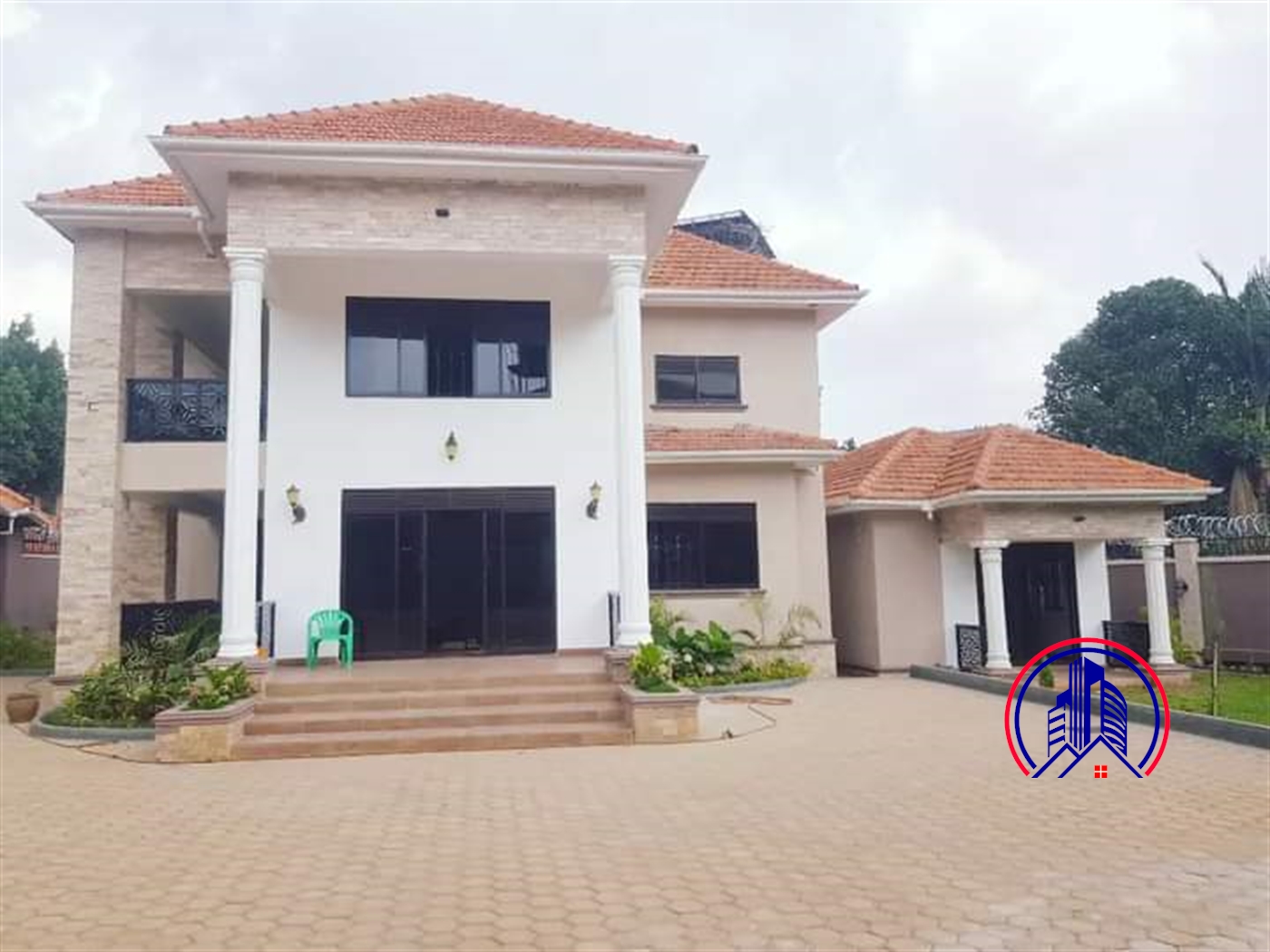 Storeyed house for rent in Muyenga Kampala