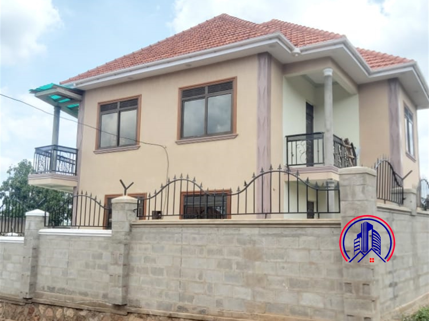 Storeyed house for sale in Kitende Wakiso