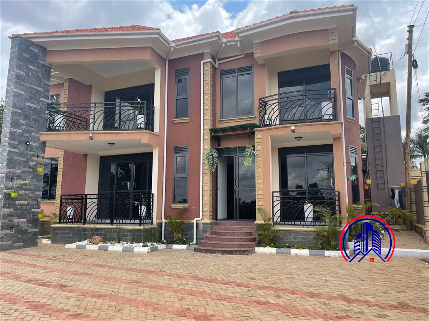 Storeyed house for sale in Buwaate Wakiso