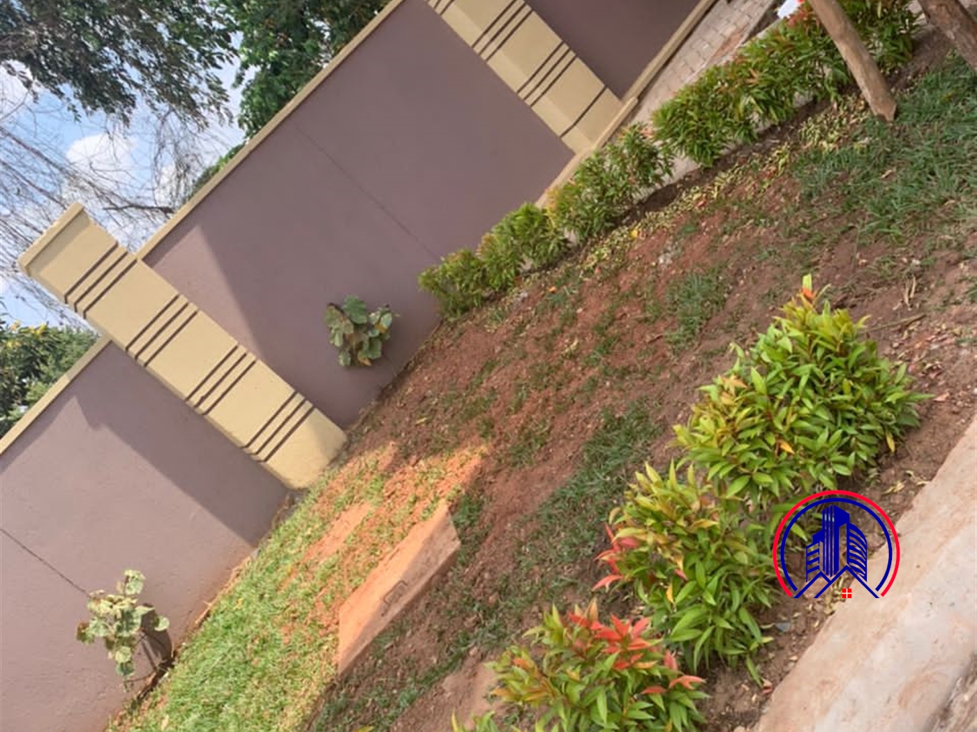 Storeyed house for sale in Buwaate Wakiso