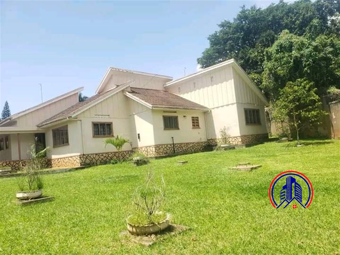 Bungalow for rent in Muyenga Kampala