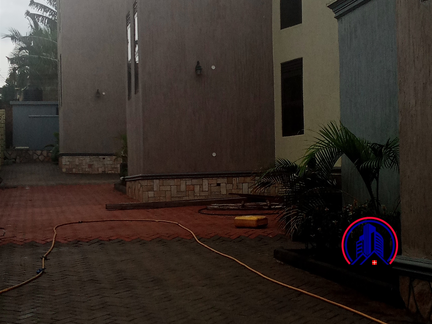 Duplex for rent in Muyenga Kampala