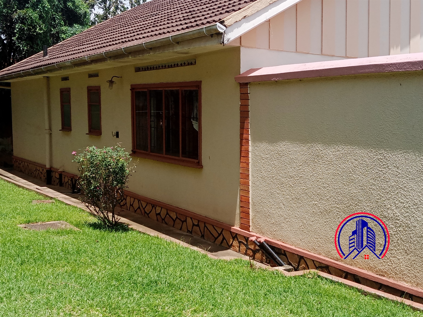 Bungalow for rent in Muyenga Kampala