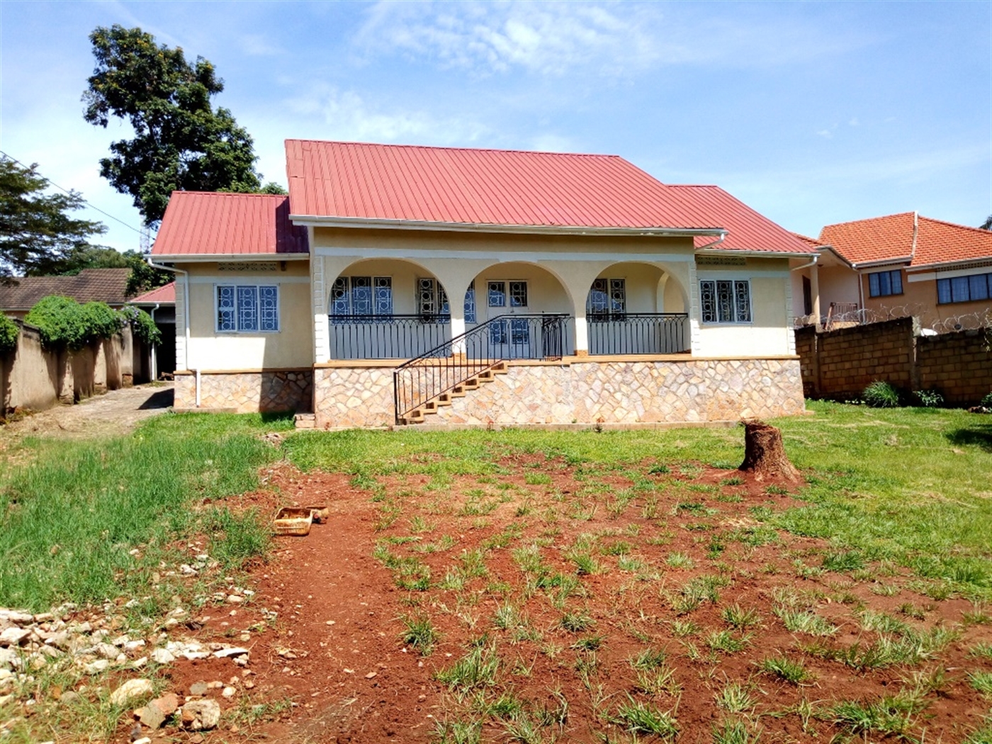 Bungalow for rent in Munyonyo Kampala