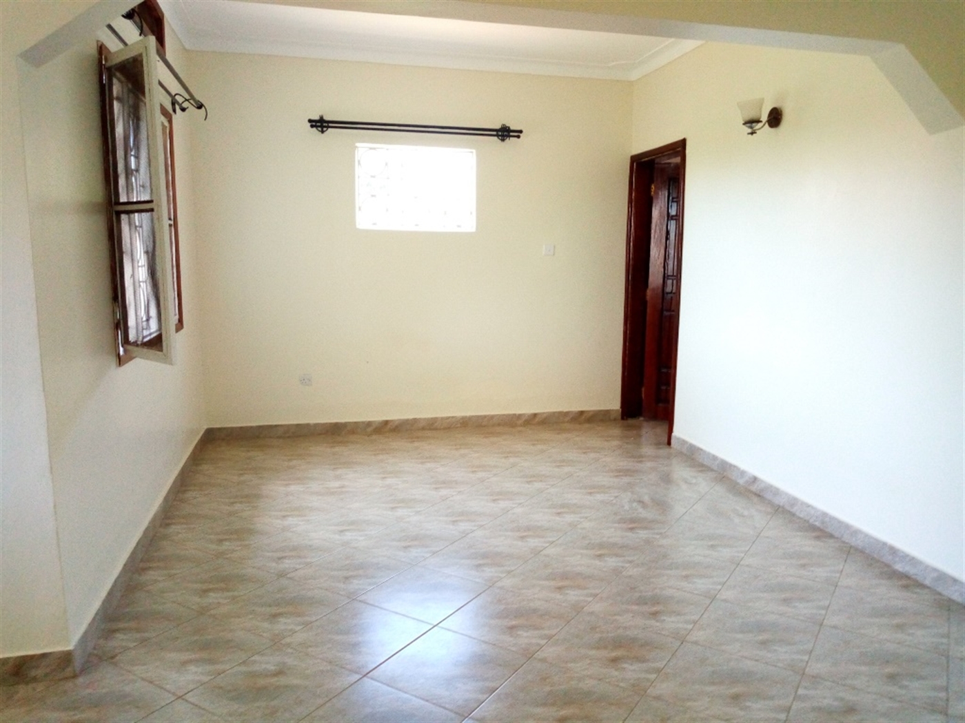 Bungalow for rent in Munyonyo Kampala