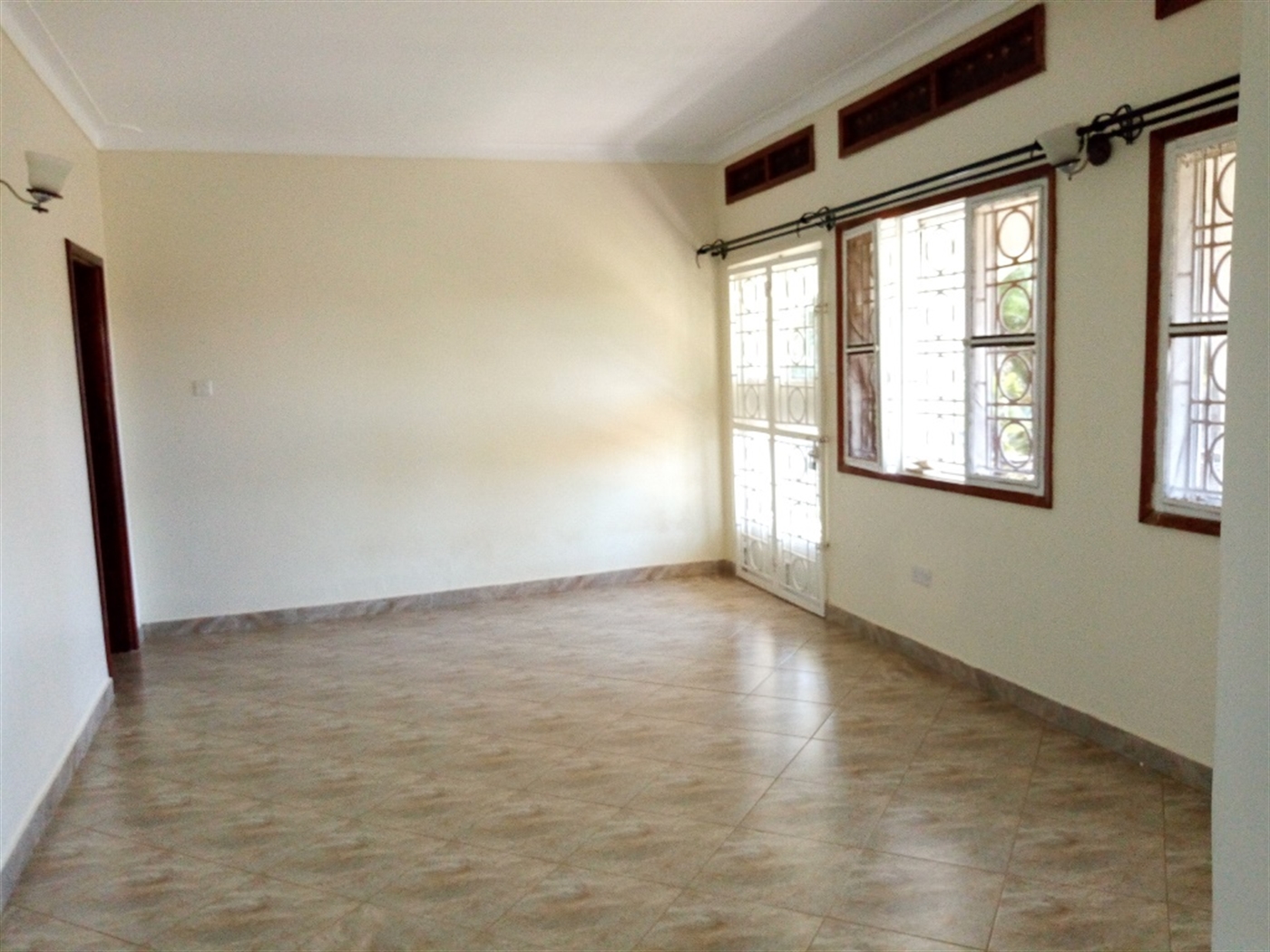 Bungalow for rent in Munyonyo Kampala