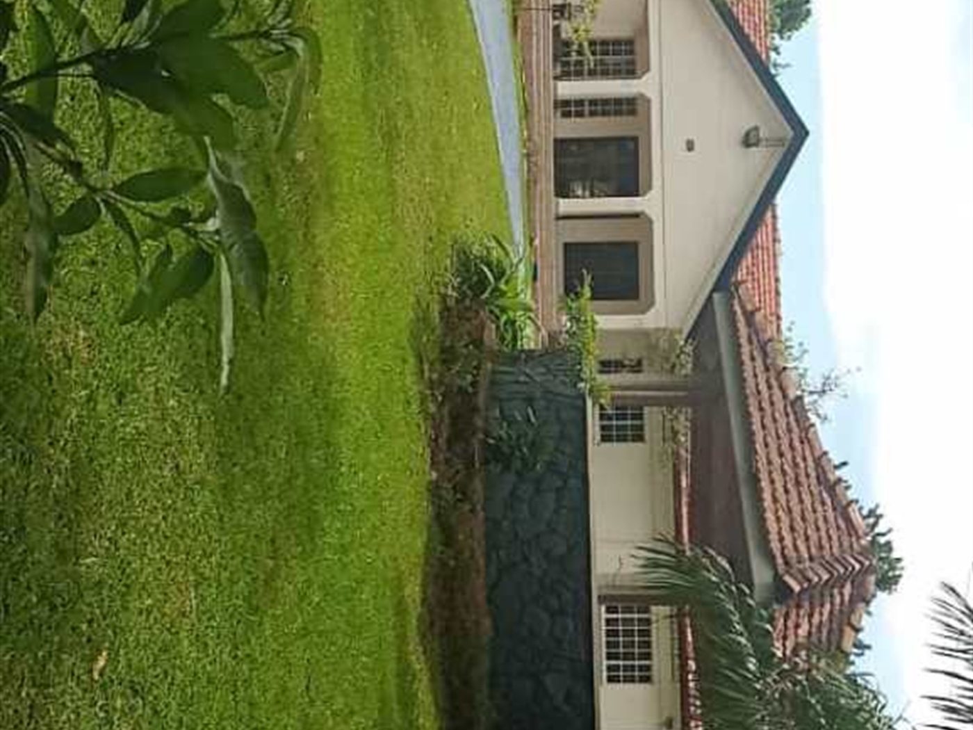 Bungalow for sale in Bugoloobi Kampala