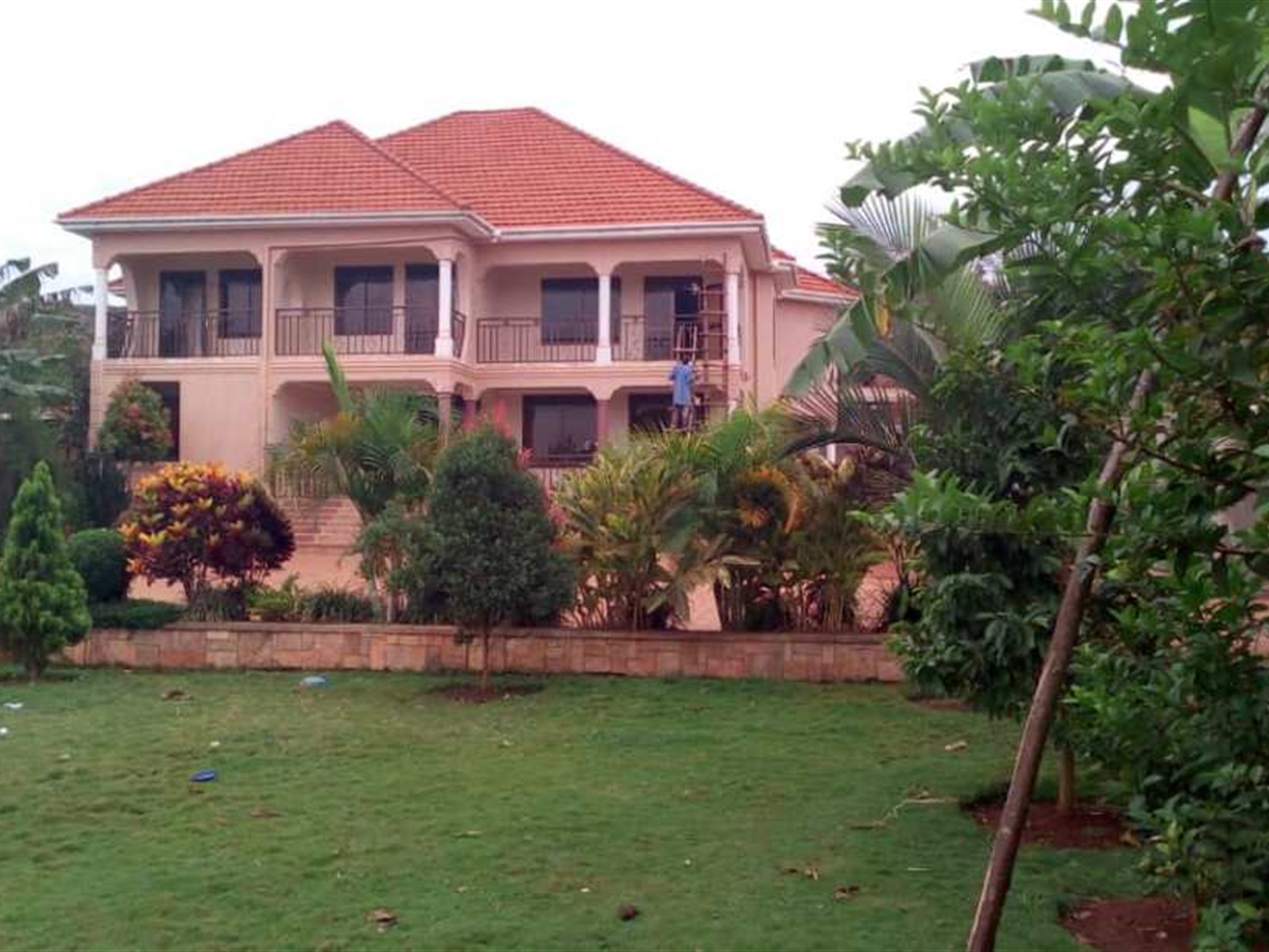 Maisonette for sale in Bwebajja Wakiso