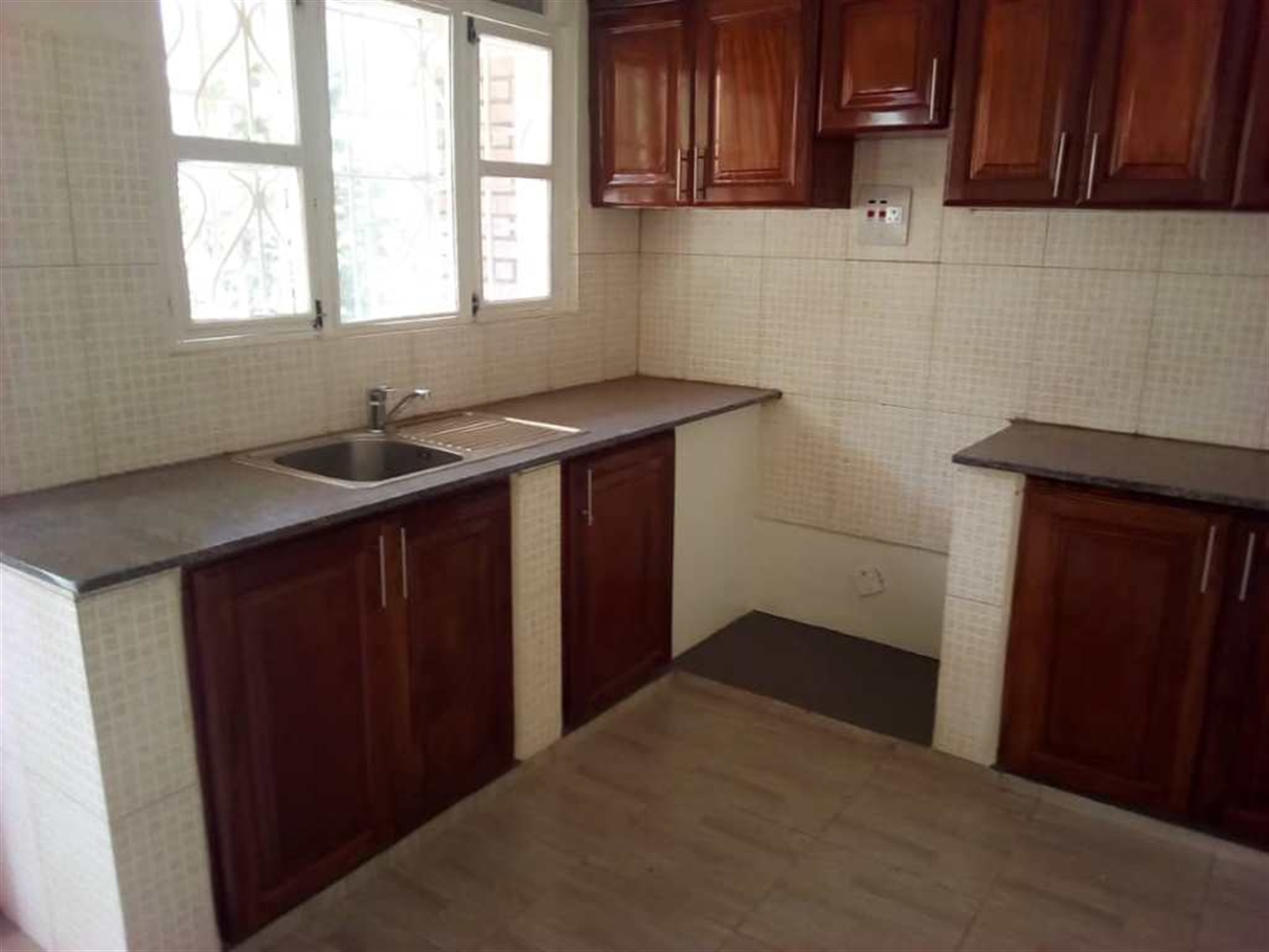 Bungalow for rent in Kololo Kampala