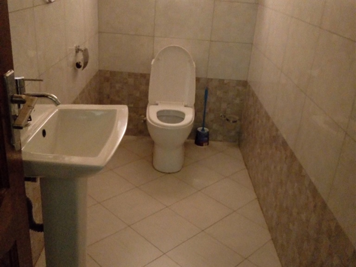 Bathroom (Toilet)