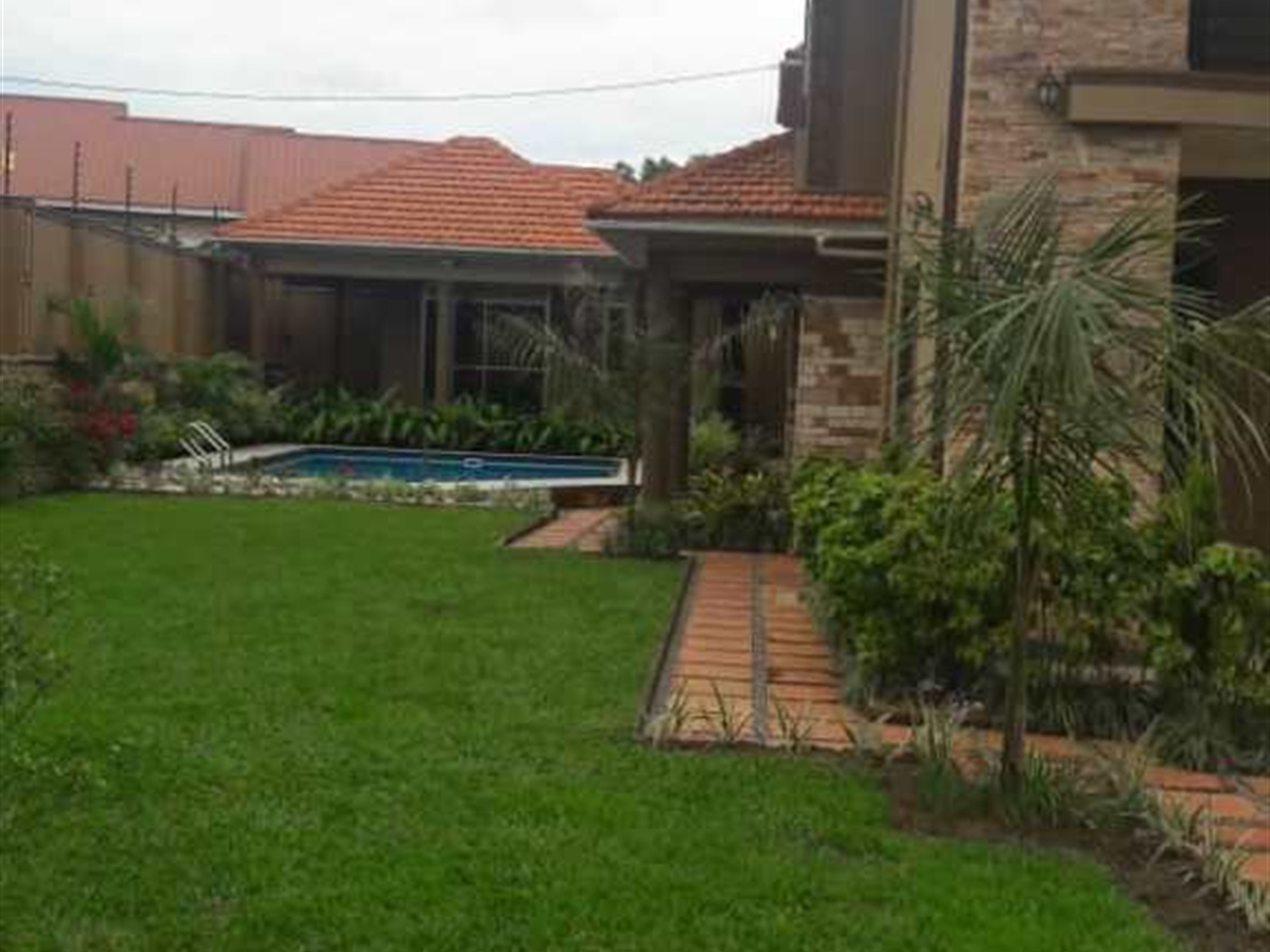 Maisonette for sale in Najjera Wakiso