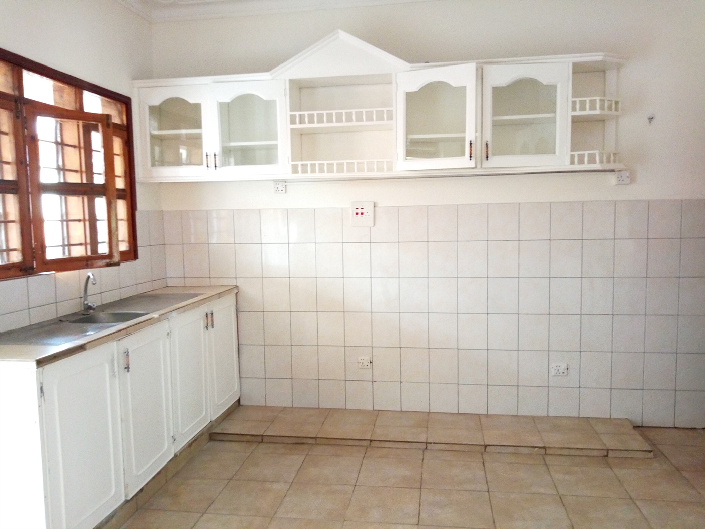 Bungalow for rent in Muyenga Kampala