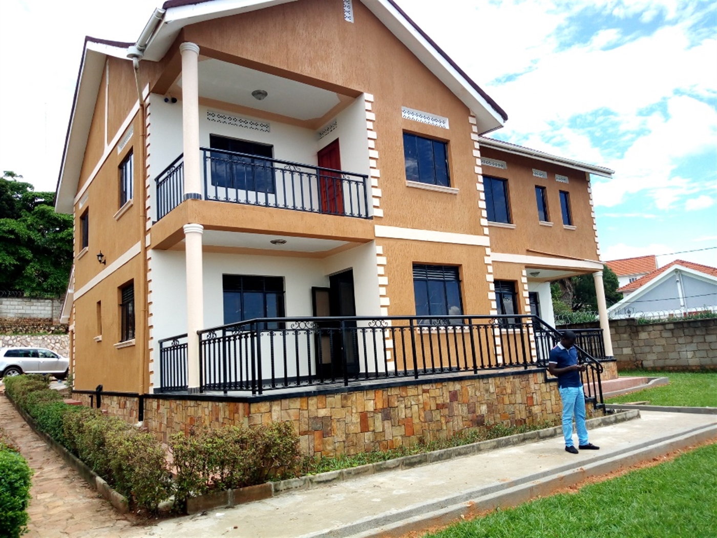 Mansion for rent in Buziga Kampala