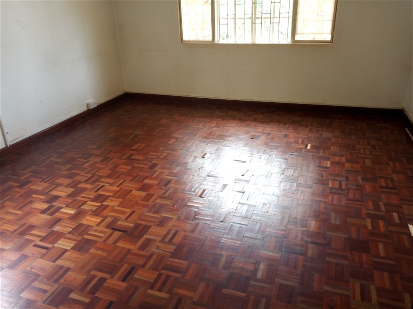 Bungalow for rent in Kololo Kampala