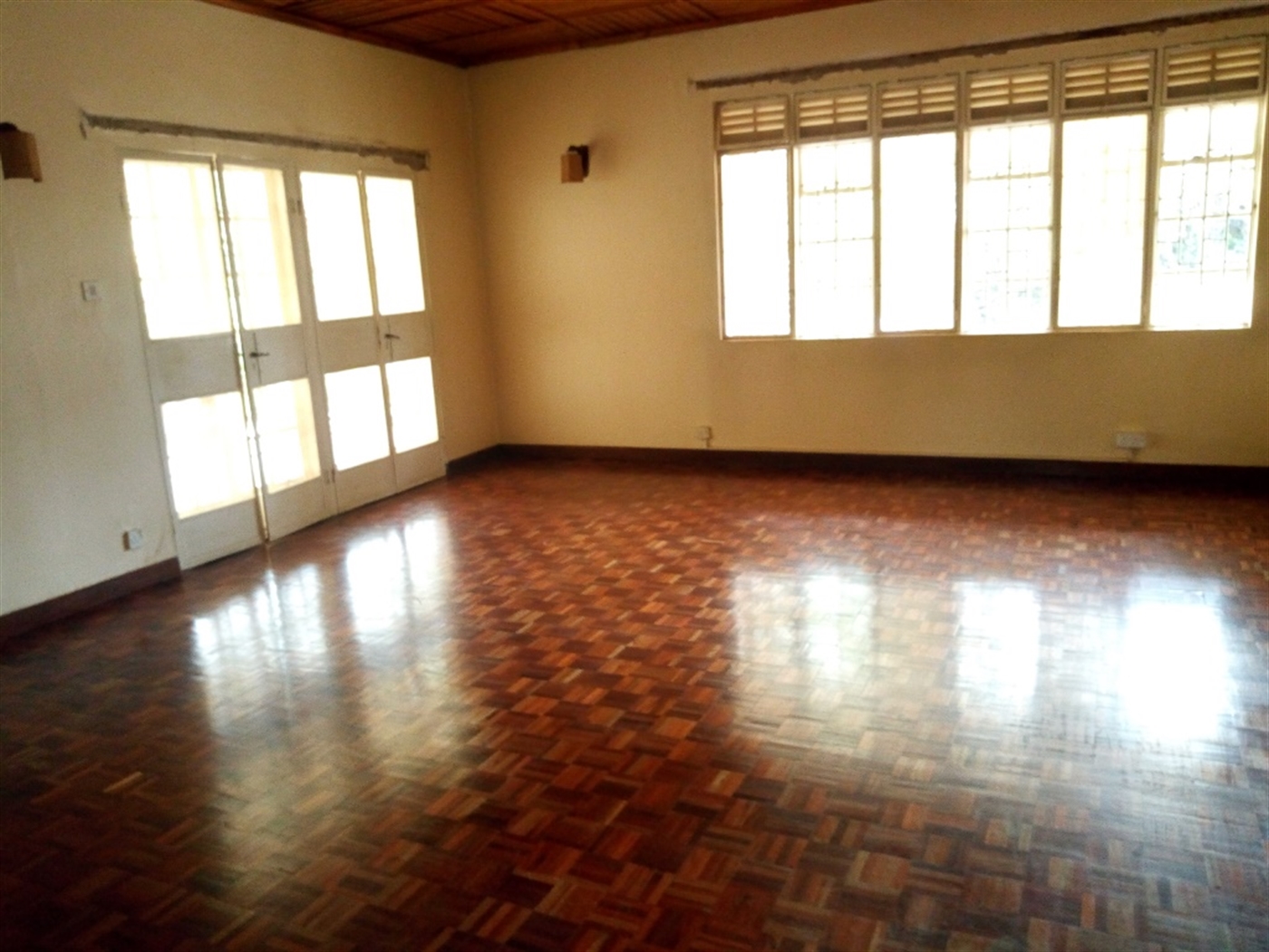 Bungalow for rent in Kololo Kampala