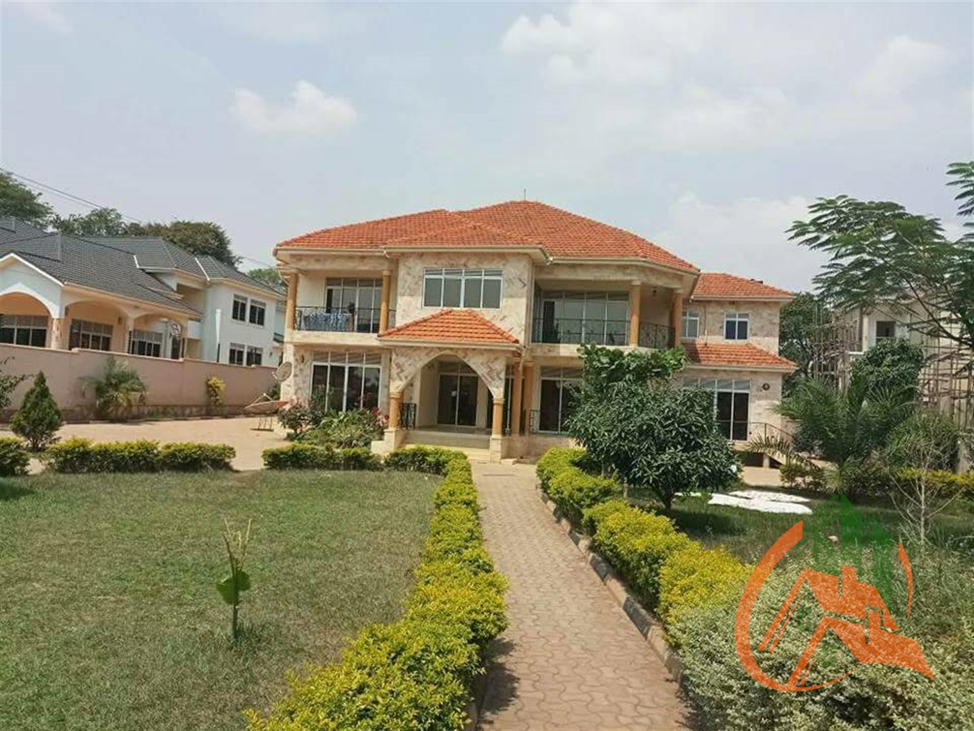 Duplex for sale in Munyonyo Kampala