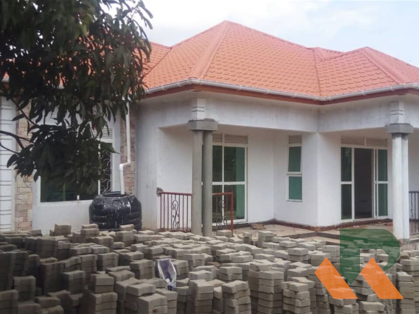 Bungalow for sale in Kitende Wakiso