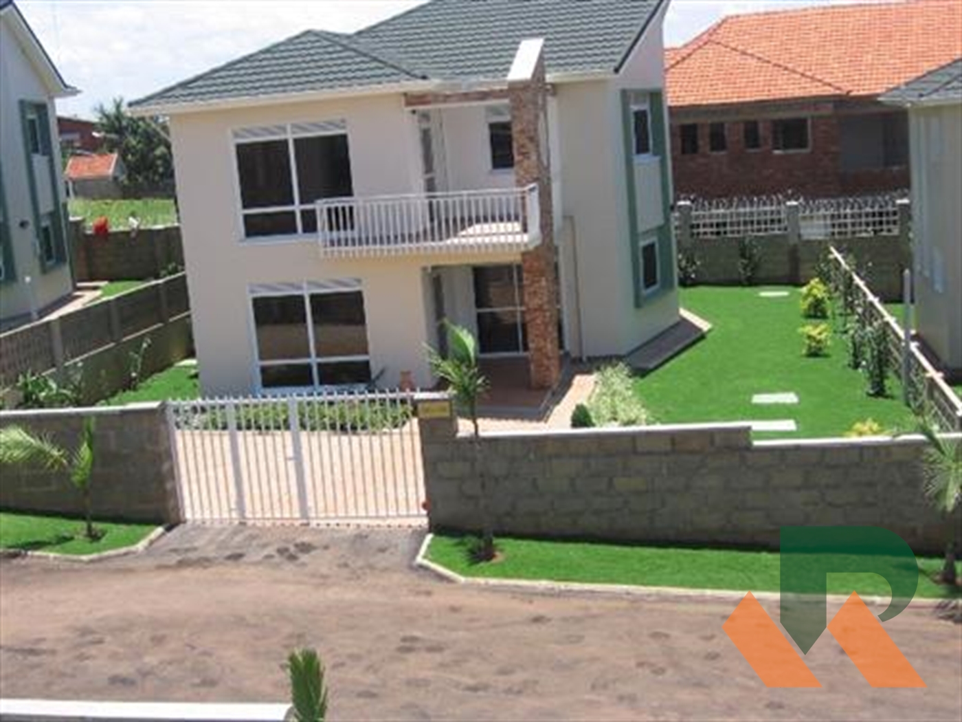 Villa for sale in Lubowa Wakiso