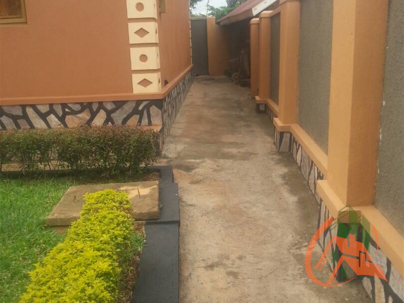 Bungalow for sale in Kitende Wakiso