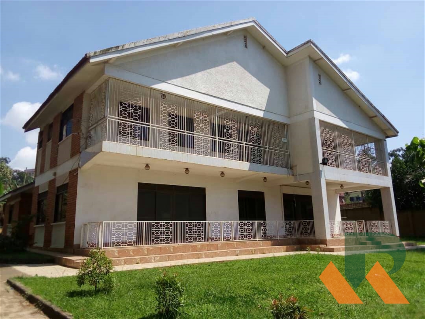 Maisonette for sale in Kololo Kampala