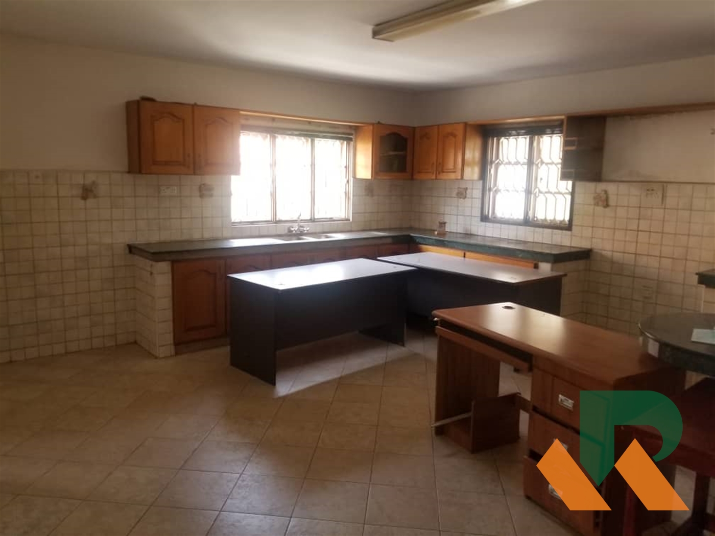 Maisonette for rent in Bugoloobi Kampala