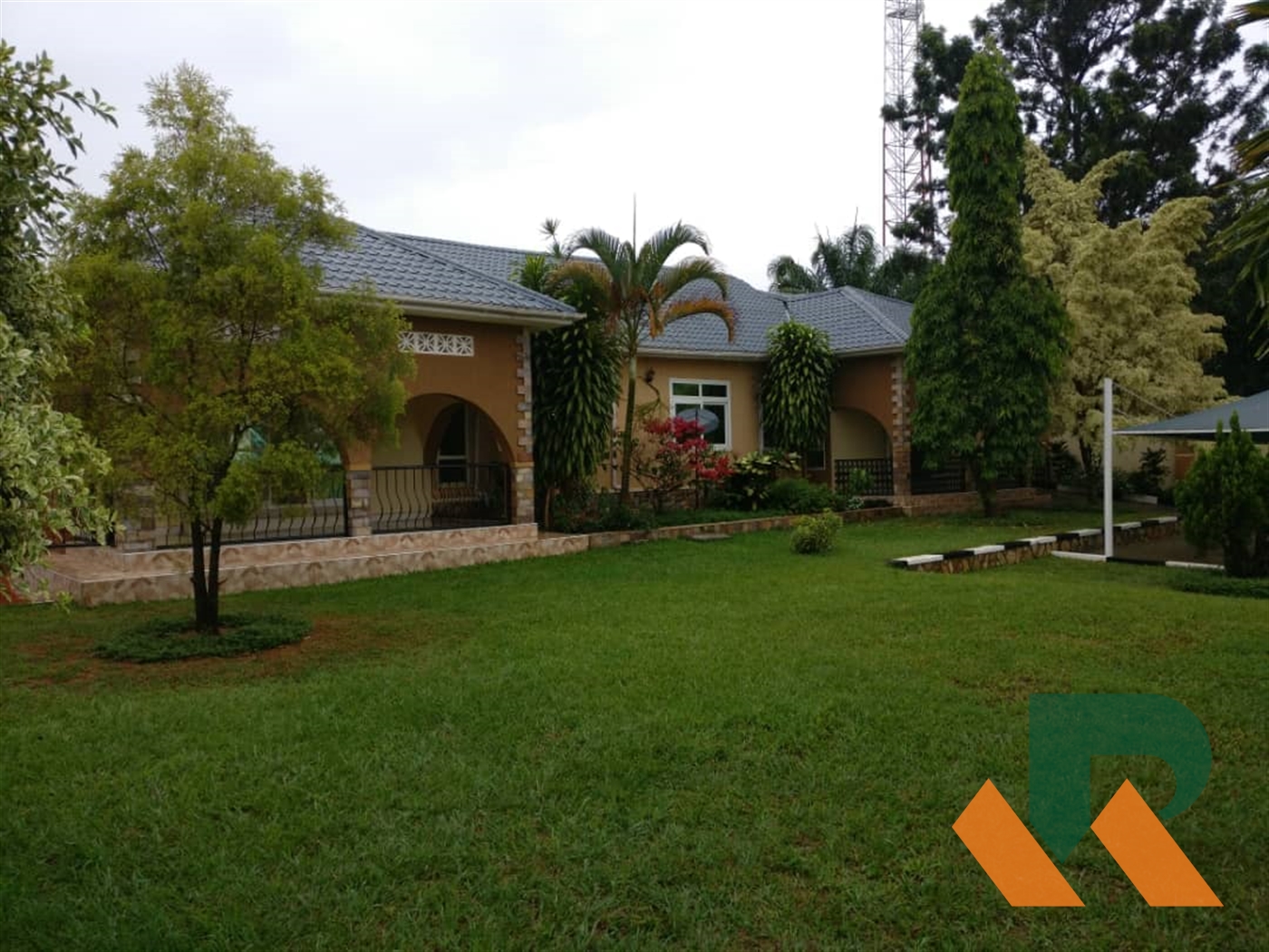 Maisonette for sale in Lubowa Wakiso