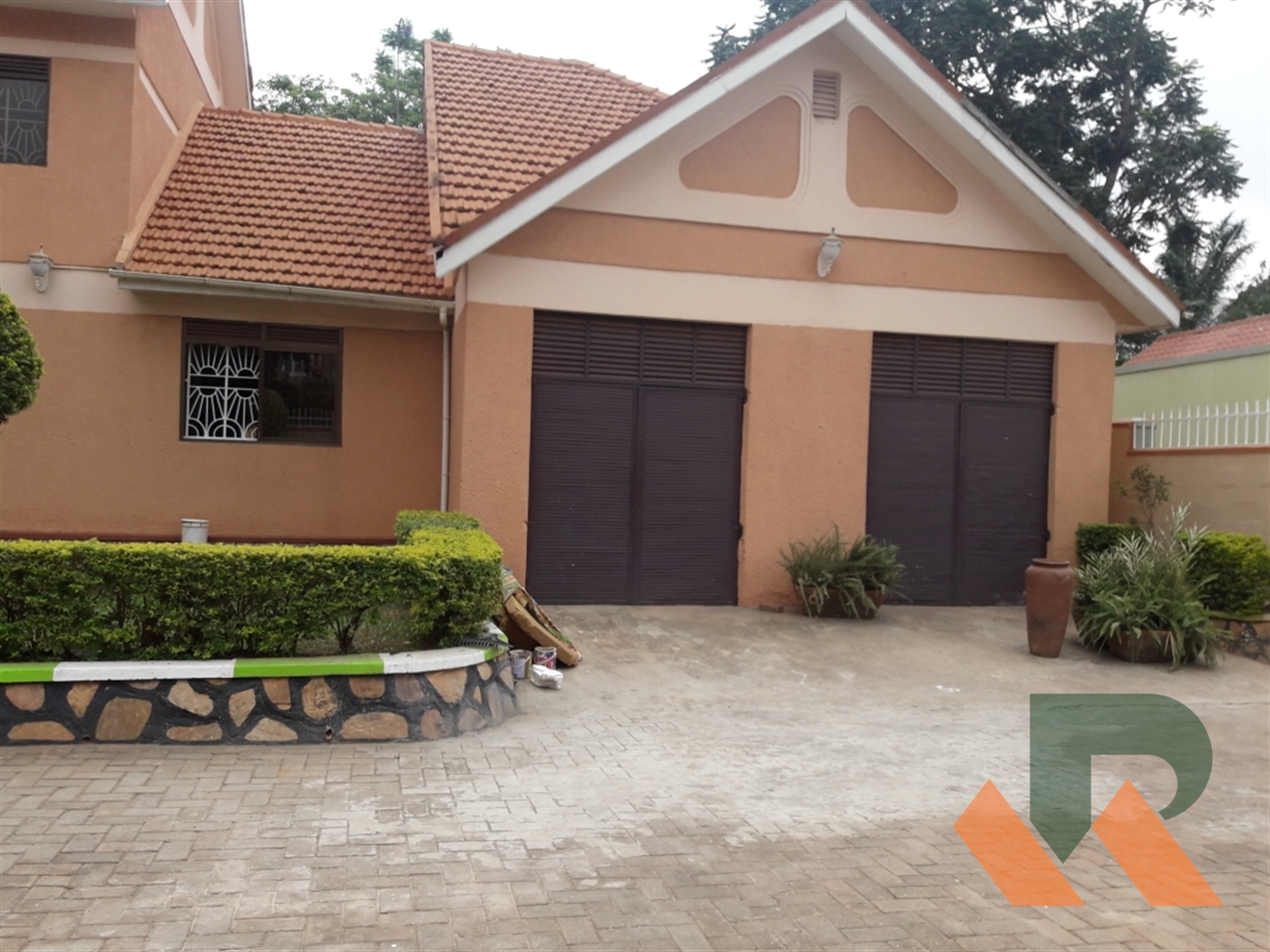 Maisonette for rent in Bugoloobi Kampala